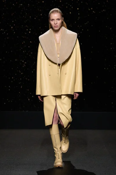 Look 42